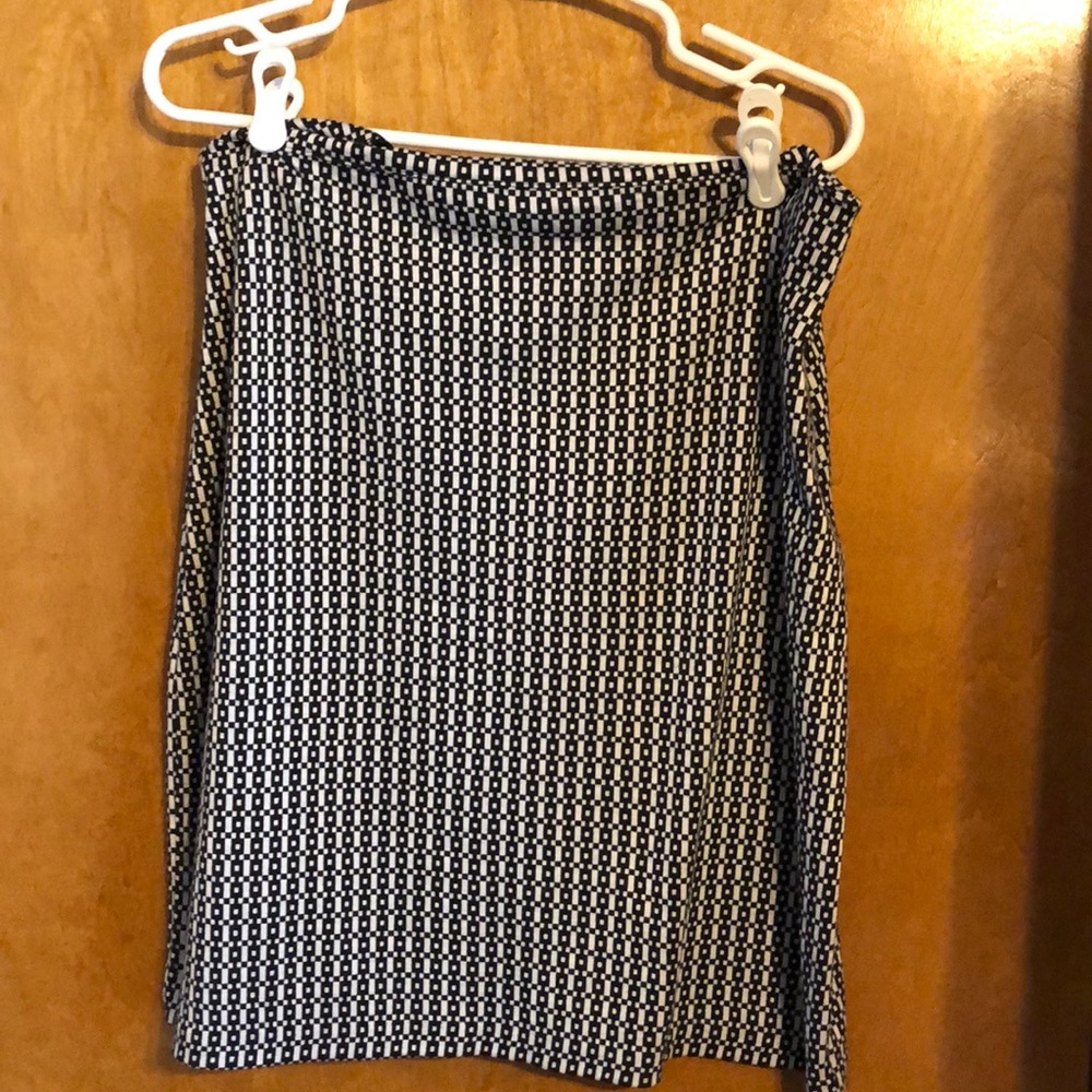 NWOT Black/white skirt